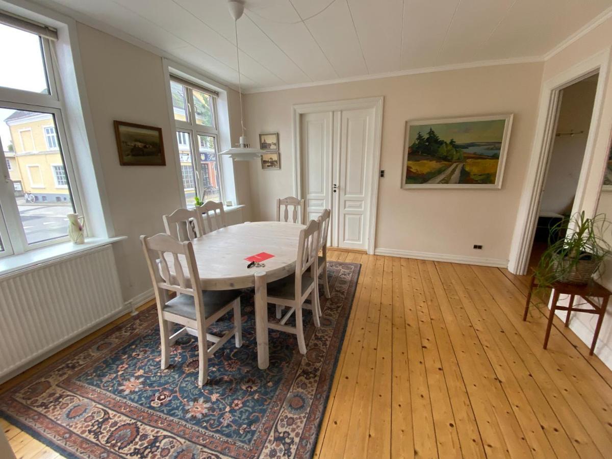 Appartement Oasen Ved Centrum à Frederikshavn Extérieur photo
